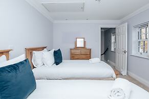 Olive Tale - From 225 Per Night