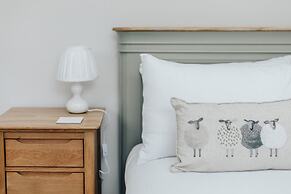 Olive Tale - From 225 Per Night