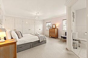 Olive Tale - From 225 Per Night