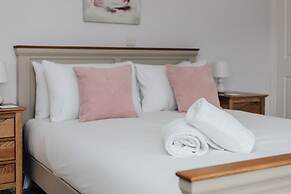 Olive Tale - From 225 Per Night