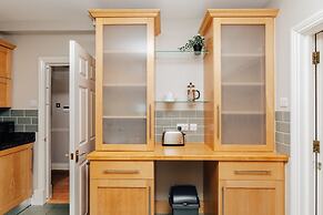 Olive Tale - From 225 Per Night