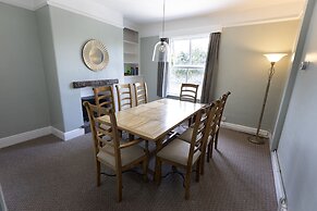 1 Bodwen Villas