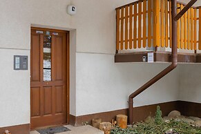 Droga na Bystre Zakopane by Renters