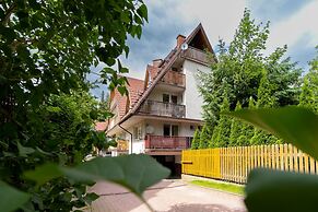 Droga na Bystre Zakopane by Renters