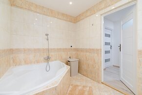 Droga na Bystre Zakopane by Renters