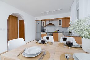 Droga na Bystre Zakopane by Renters