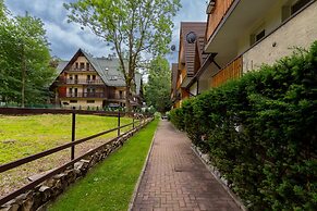 Droga na Bystre Zakopane by Renters