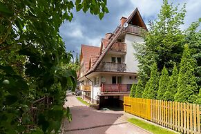 Droga na Bystre Zakopane by Renters