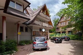 Droga na Bystre Zakopane by Renters