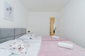 Droga na Bystre Zakopane by Renters