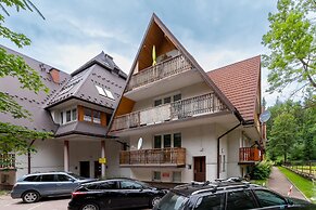 Droga na Bystre Zakopane by Renters