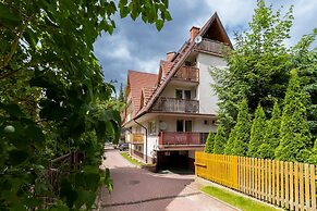 Droga na Bystre Zakopane by Renters