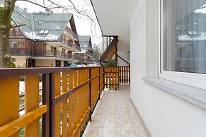 Droga na Bystre Zakopane by Renters