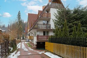 Droga na Bystre Zakopane by Renters
