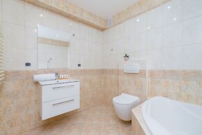 Droga na Bystre Zakopane by Renters