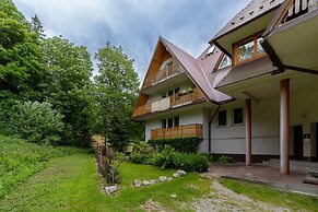 Droga na Bystre Zakopane by Renters