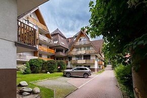 Droga na Bystre Zakopane by Renters
