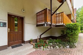 Droga na Bystre Zakopane by Renters