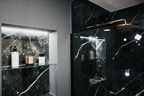 Apartment Black Diamond