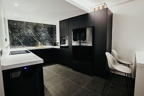 Apartment Black Diamond