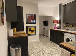 Refurbished 3 Bed House in Manchester