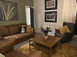 Refurbished 3 Bed House in Manchester