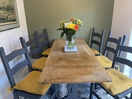 Refurbished 3 Bed House in Manchester