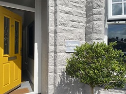 Refurbished 3 Bed House in Manchester