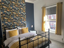 Refurbished 3 Bed House in Manchester