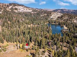 Walk to the Lake Amazing 5 Bedrm - VH#343 by Bear Valley Vacation Rent