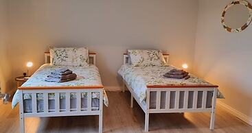 Captivating & Cosy 4-bedroom House in Magherafelt
