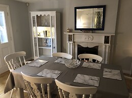 Captivating & Cosy 4-bedroom House in Magherafelt