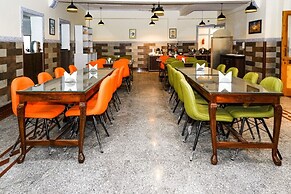 Click Sunburry Hotel Srinagar