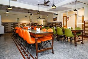 Click Sunburry Hotel Srinagar