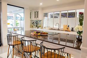 Exquisite Pool Villa J