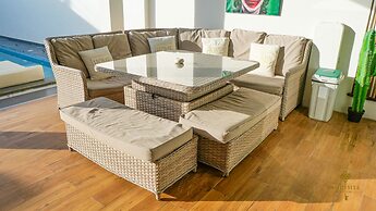 Exquisite Pool Villa J