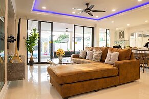 Exquisite Pool Villa J