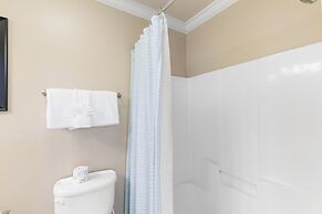 LUXURY Penthouse Style Condo 2