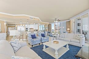 LUXURY Penthouse Style Condo 2