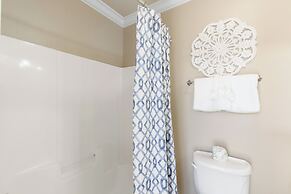 LUXURY Penthouse Style Condo 2