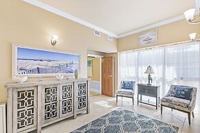 LUXURY Penthouse Style Condo 2