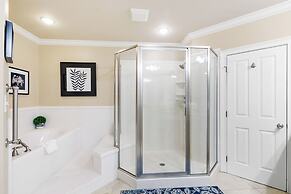 LUXURY Penthouse Style Condo 2