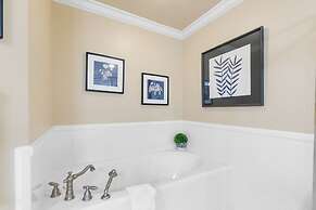 LUXURY Penthouse Style Condo 2