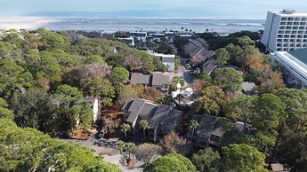 Spacious Condo in the Heart of Hilton Head