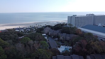 Spacious Condo in the Heart of Hilton Head
