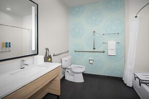 Tru by Hilton North Richland Hills DFW West