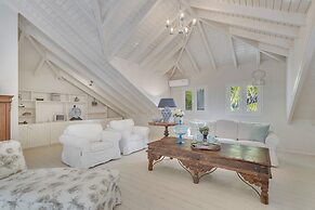 Ocean Breeze Villa with private pool