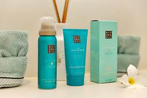 Ocean Breeze Villa with private pool