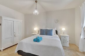 Ocean Breeze Villa with private pool