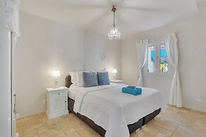 Ocean Breeze Villa with private pool